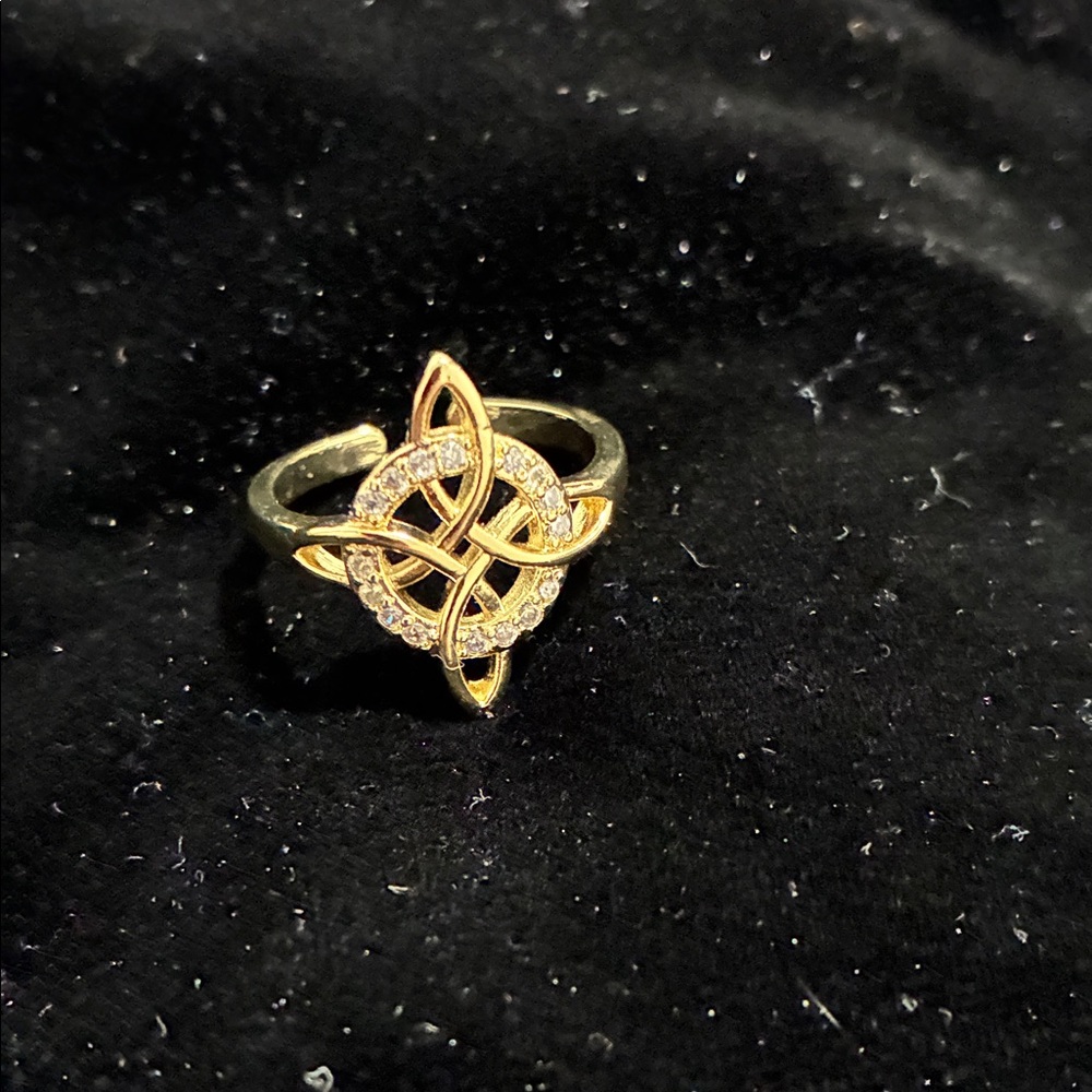Elegant Gold and Silver Ring